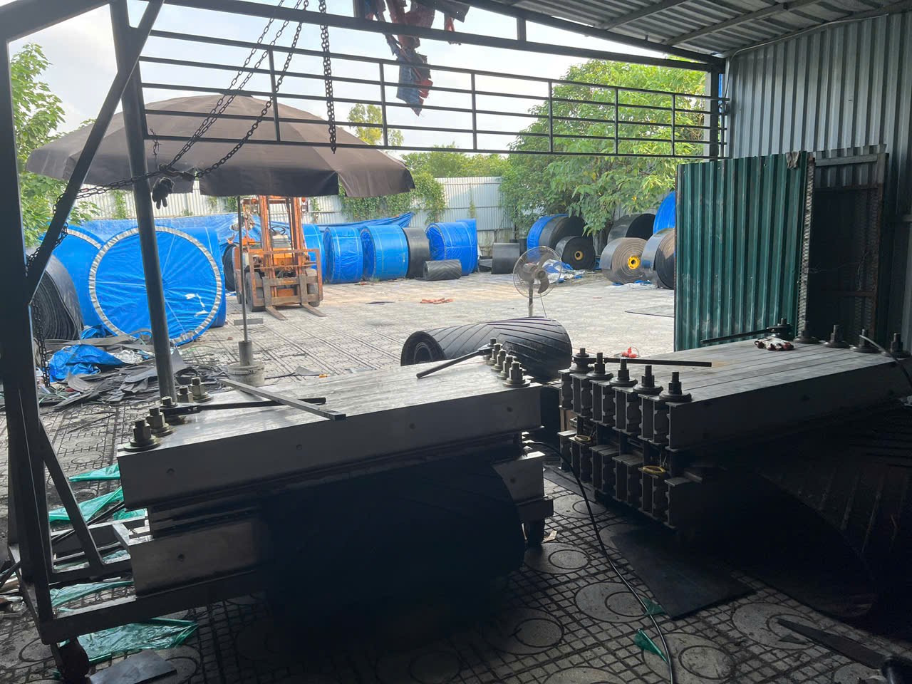 Hình ảnh thi công băng tải thực tế - Băng Tải Tín Phát - Công Ty Cổ Phần Thiết Bị Vật Tư Tín Phát